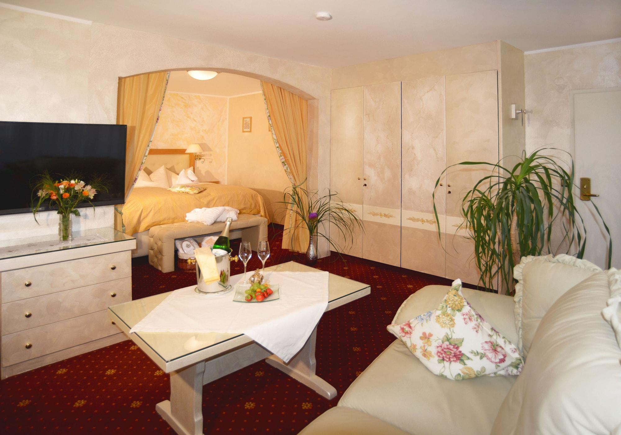 Hotel Krone Igelsberg 弗罗伊登施塔特 外观 照片