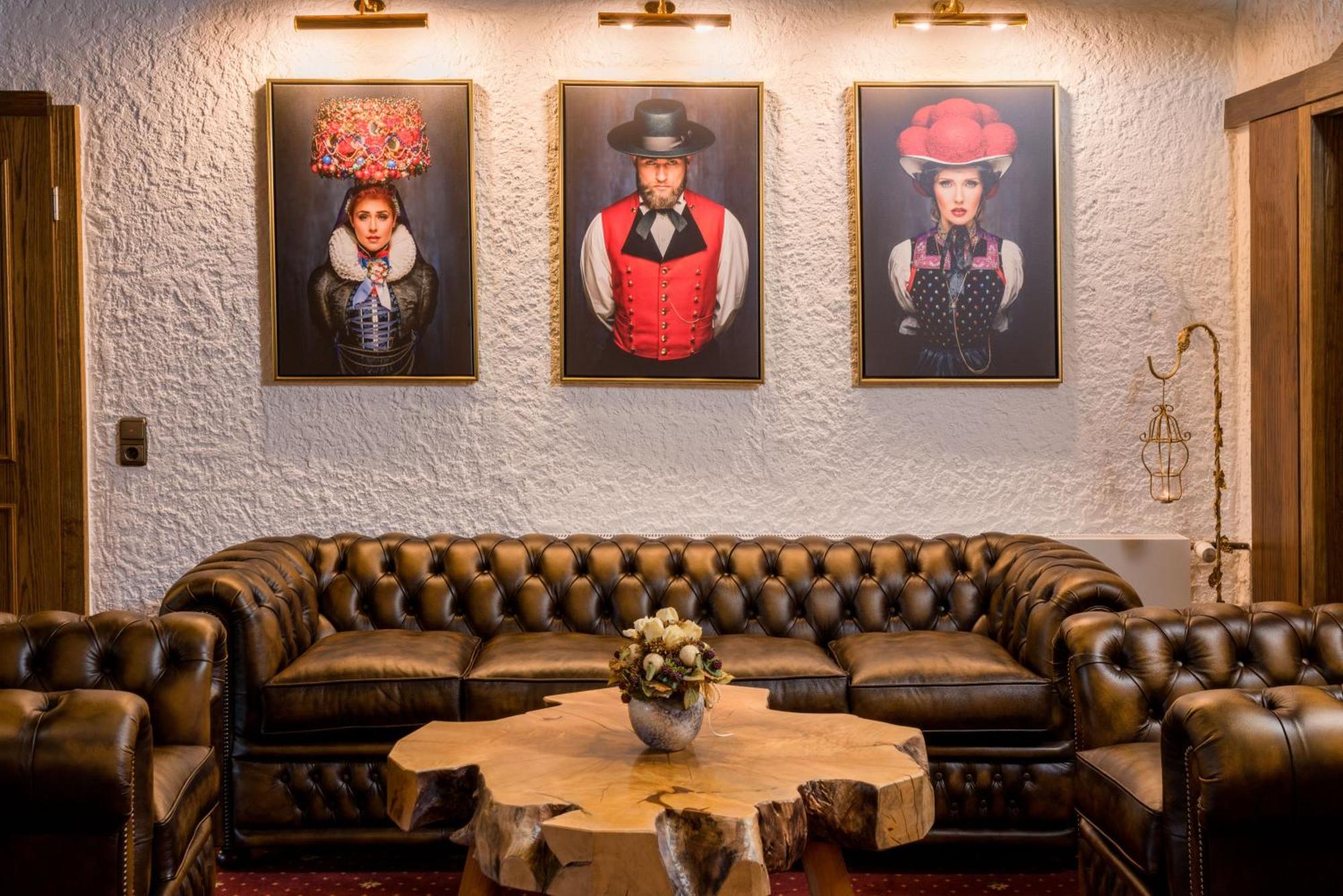 Hotel Krone Igelsberg 弗罗伊登施塔特 外观 照片