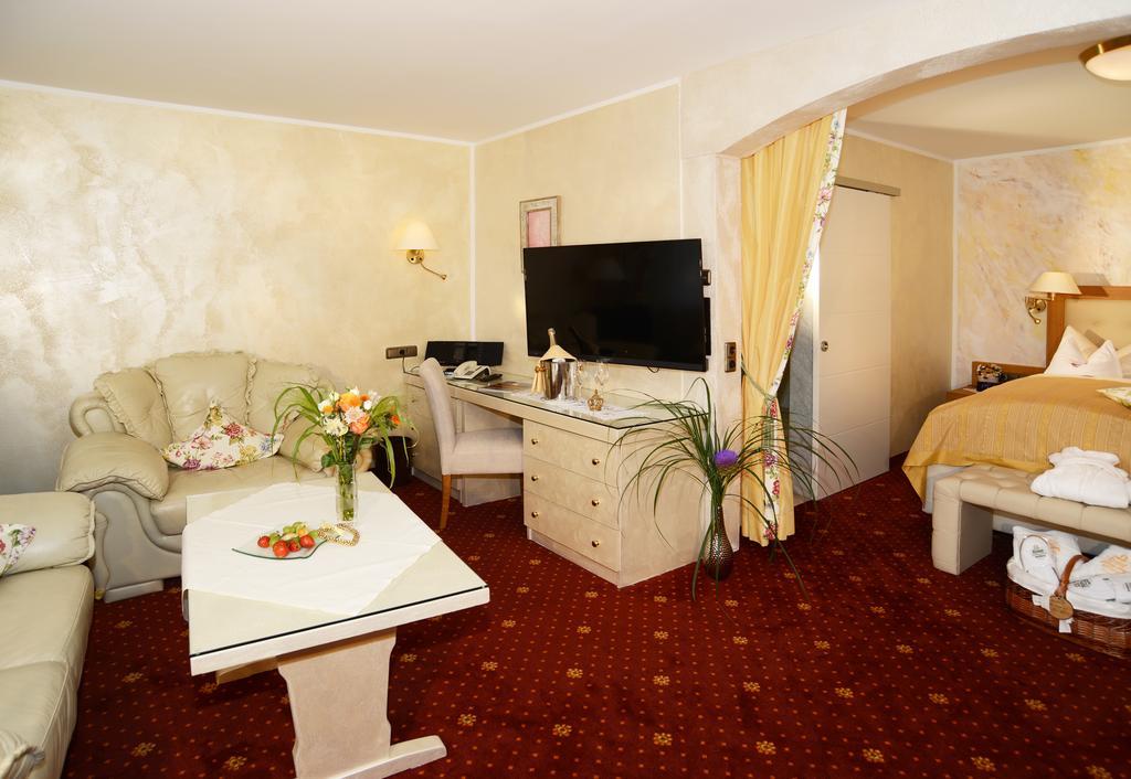 Hotel Krone Igelsberg 弗罗伊登施塔特 外观 照片