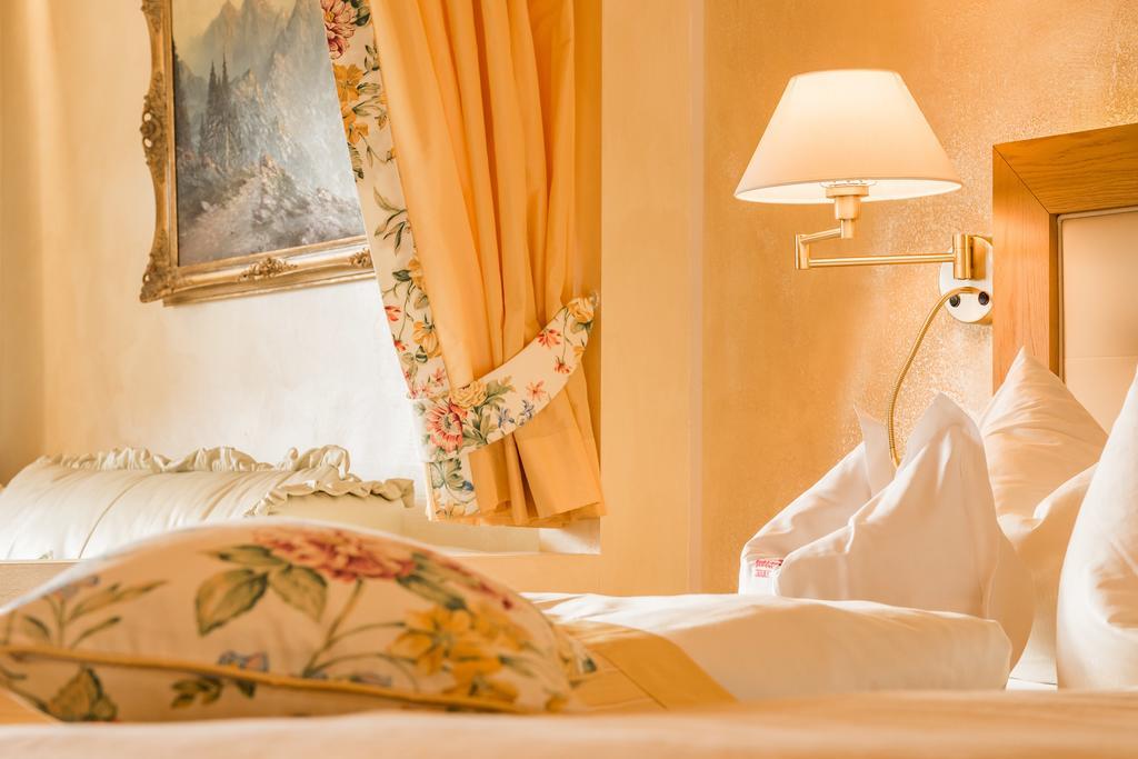 Hotel Krone Igelsberg 弗罗伊登施塔特 外观 照片